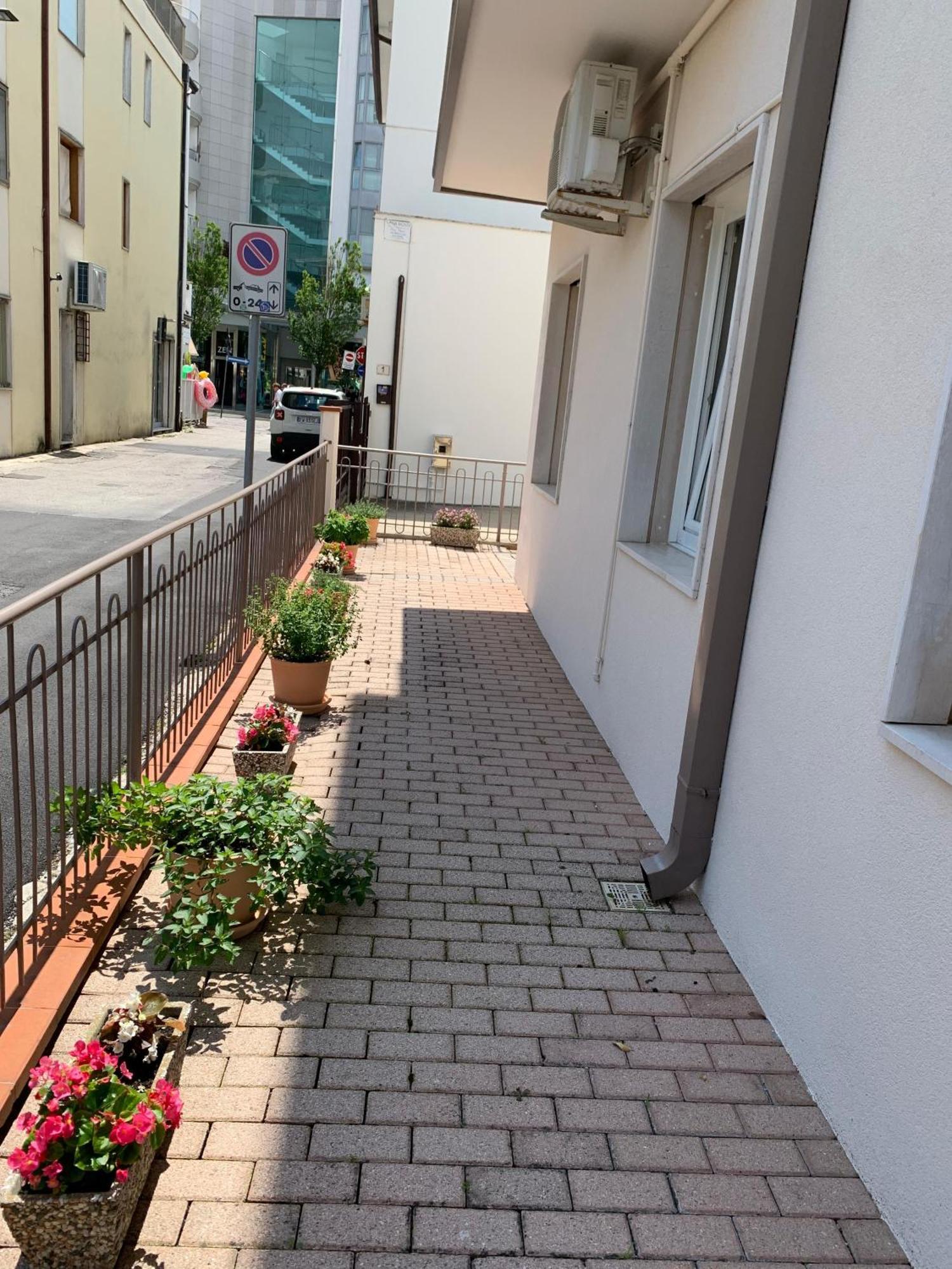 Dainese Apartments, Casa Ester Lido di Jesolo Exteriér fotografie